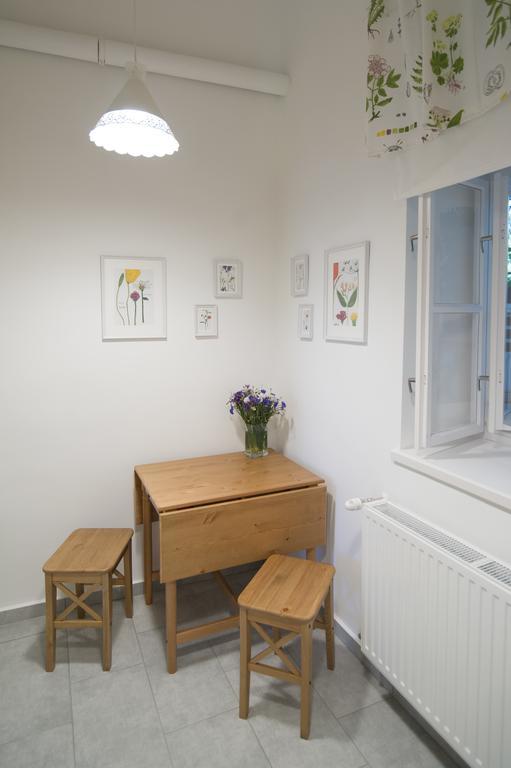Brody Apartman Егер Екстериор снимка