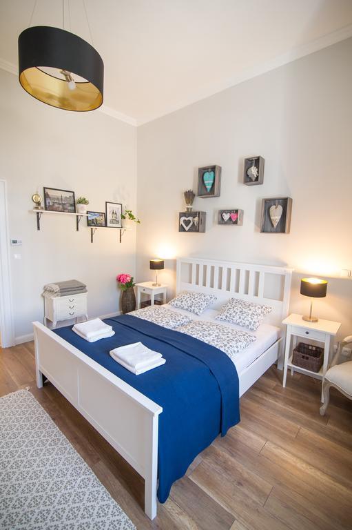 Brody Apartman Егер Екстериор снимка